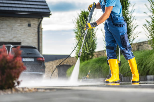 Best Affordable Power Washing  in Winthrop, IA