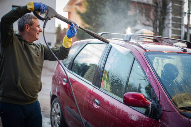 Best Garage Pressure Washing  in Winthrop, IA